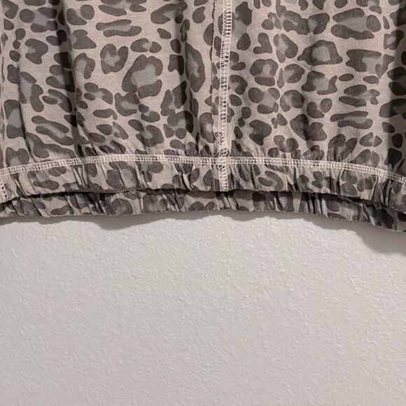 Animal print stretch top Size M - Picture 3 of 7